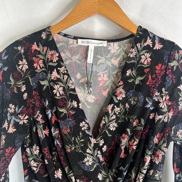 BCBGeneration NWOT Vneck Faux Wrap Dress Black Floral Long Sleeves Sz XS - Picture 3 of 8